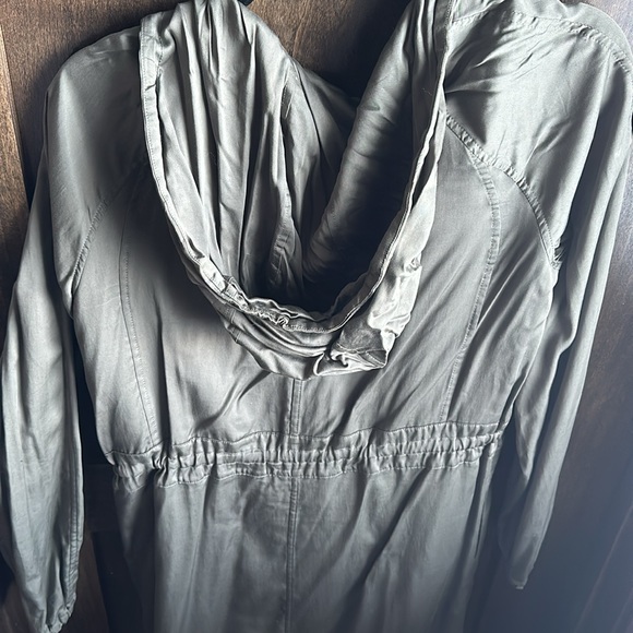 Lululemon day essentials jacket - Picture 4 of 6